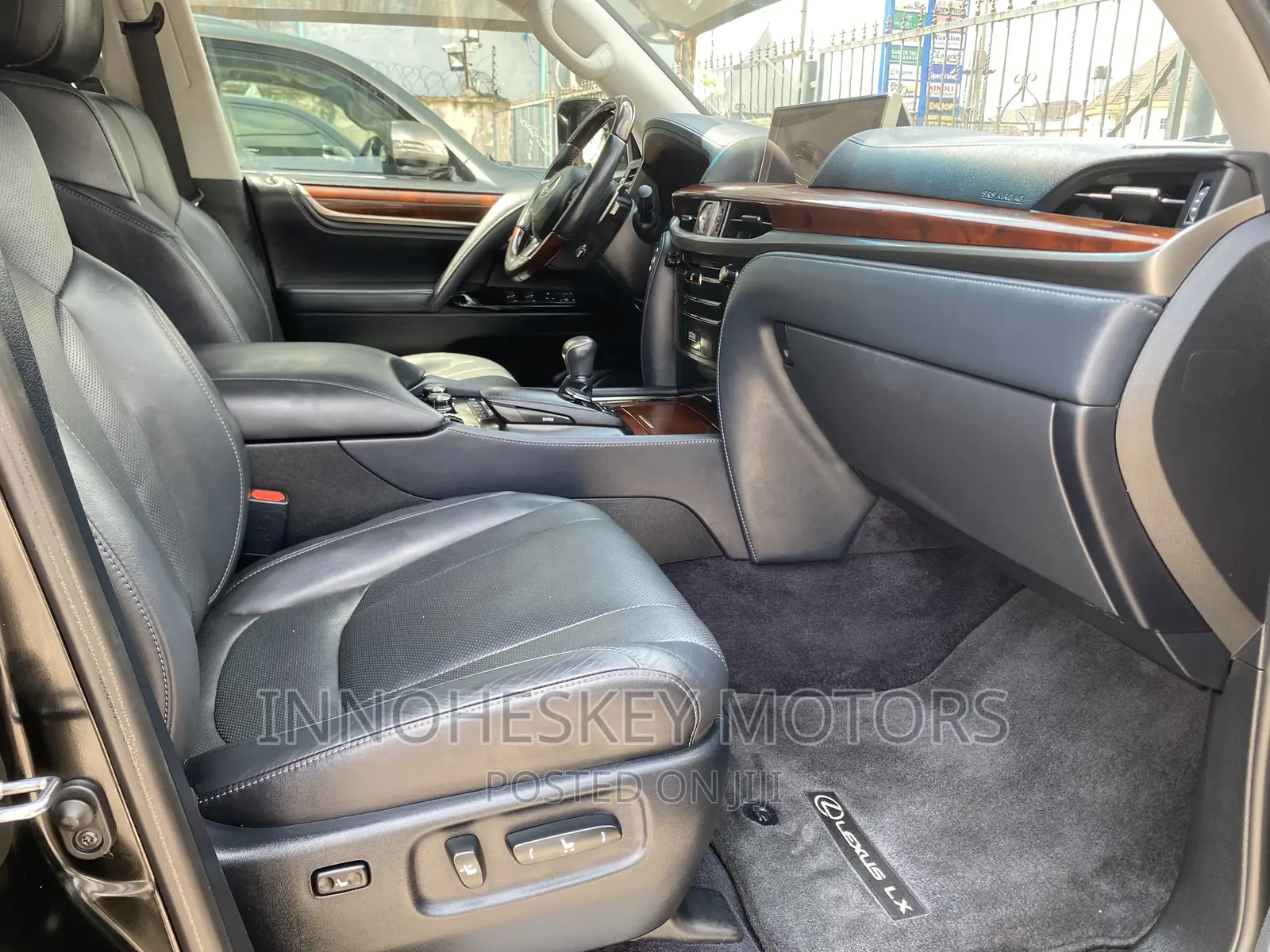 Lexus LX 570 AWD 2018 Black