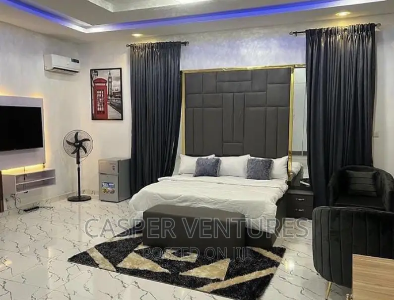 Glittering Apartment in Chevron
