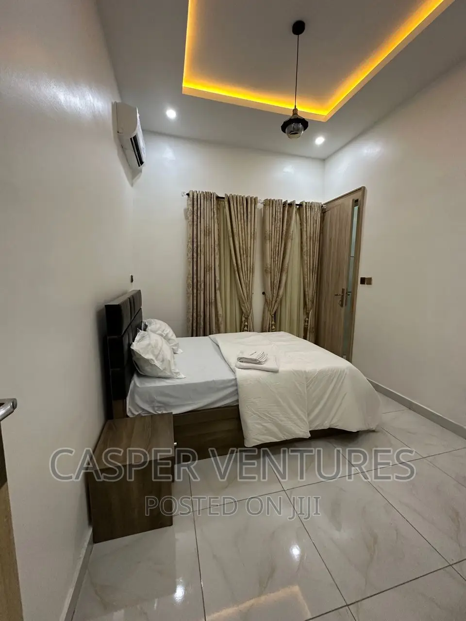 Magical 5 Bed Party House in Orchid
