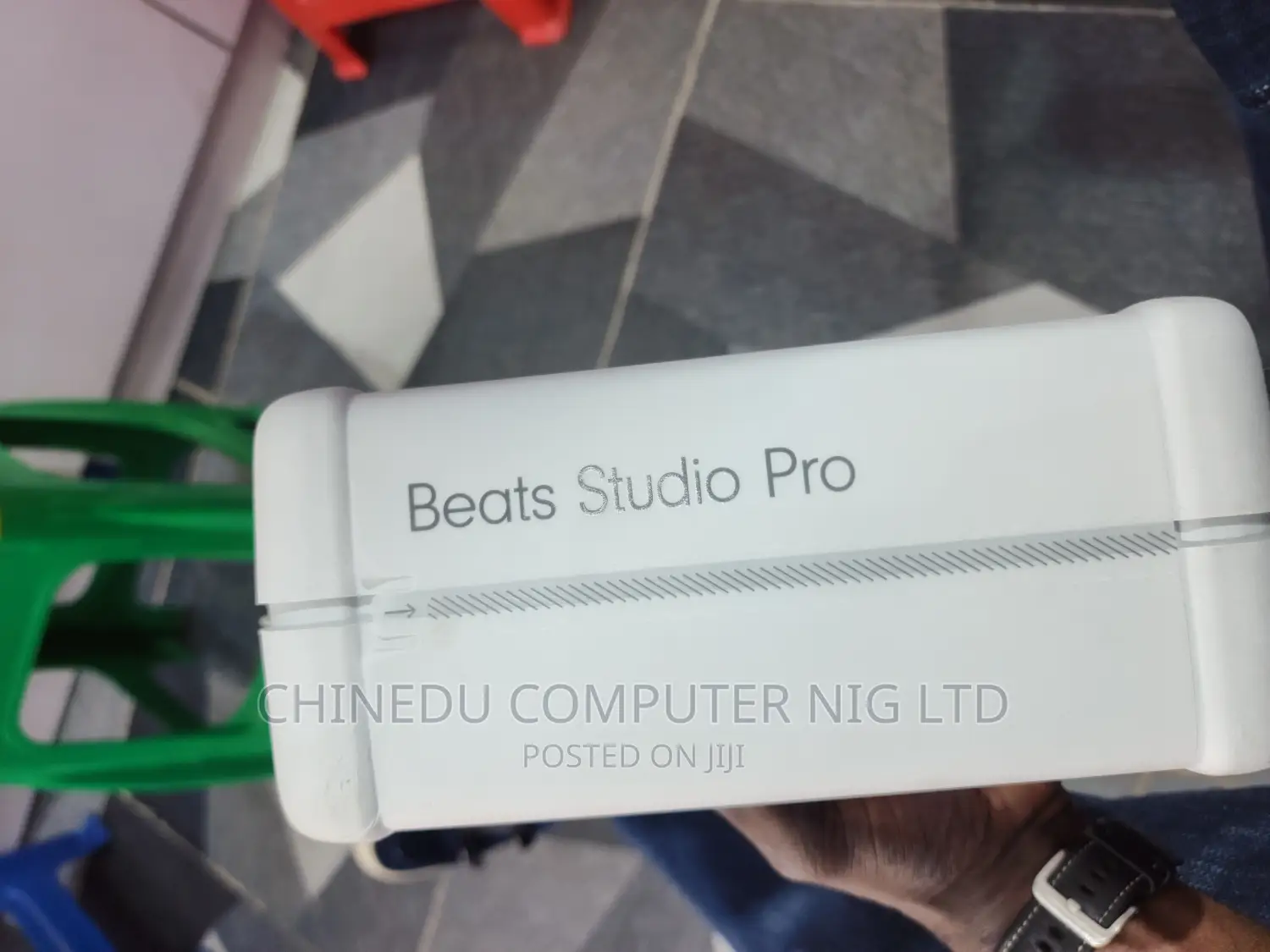 Apple Beats Studio Pro