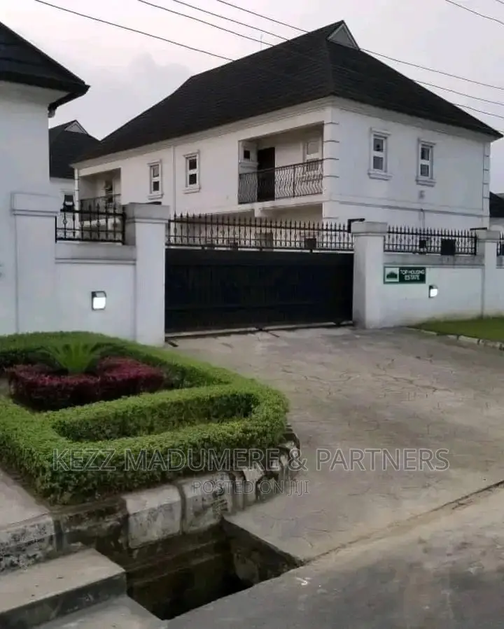 4bdrm Duplex in Dr Peter Odili, Port for sale
