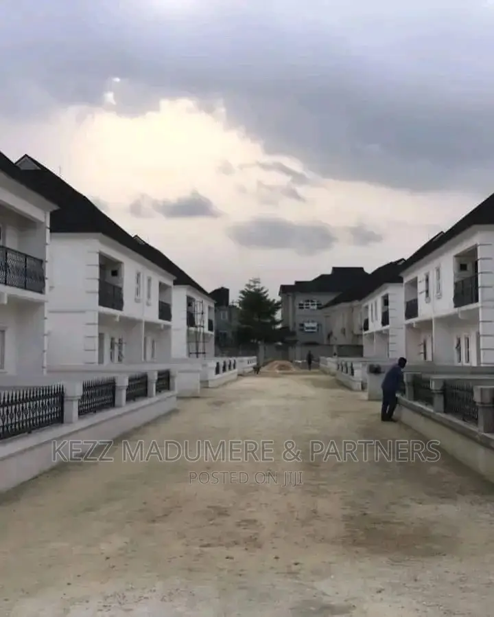 4bdrm Duplex in Dr Peter Odili, Port for sale