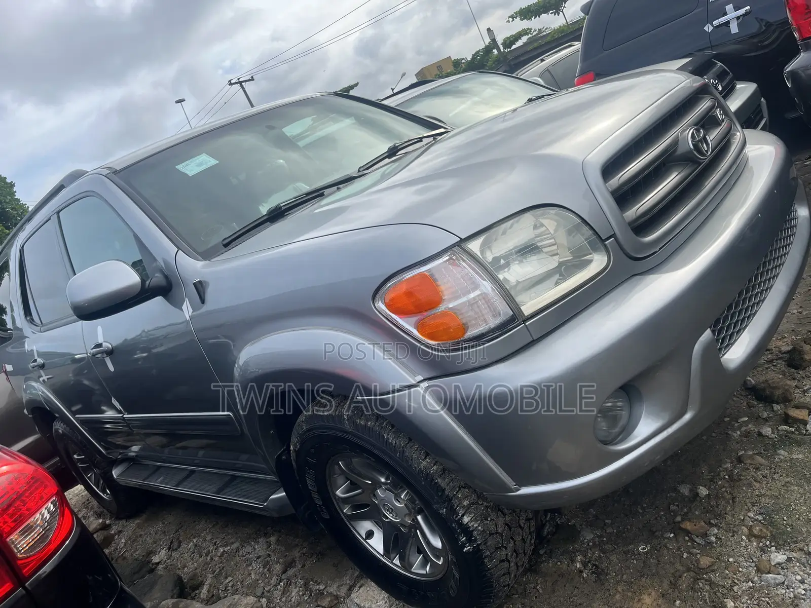 Toyota Sequoia 2004 Silver