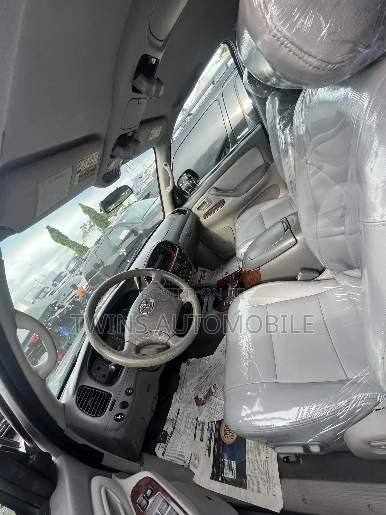 Toyota Sequoia 2004 Silver