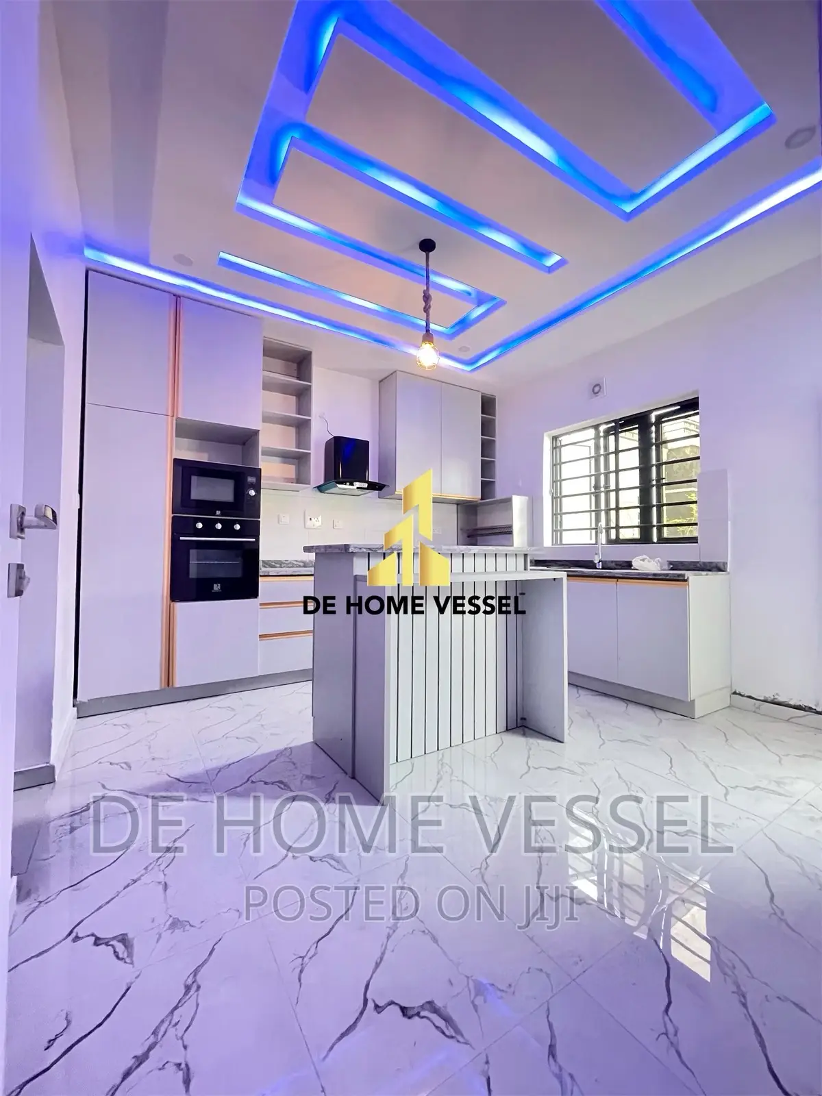 4bdrm Townhouse/Terrace in Chevron for sale