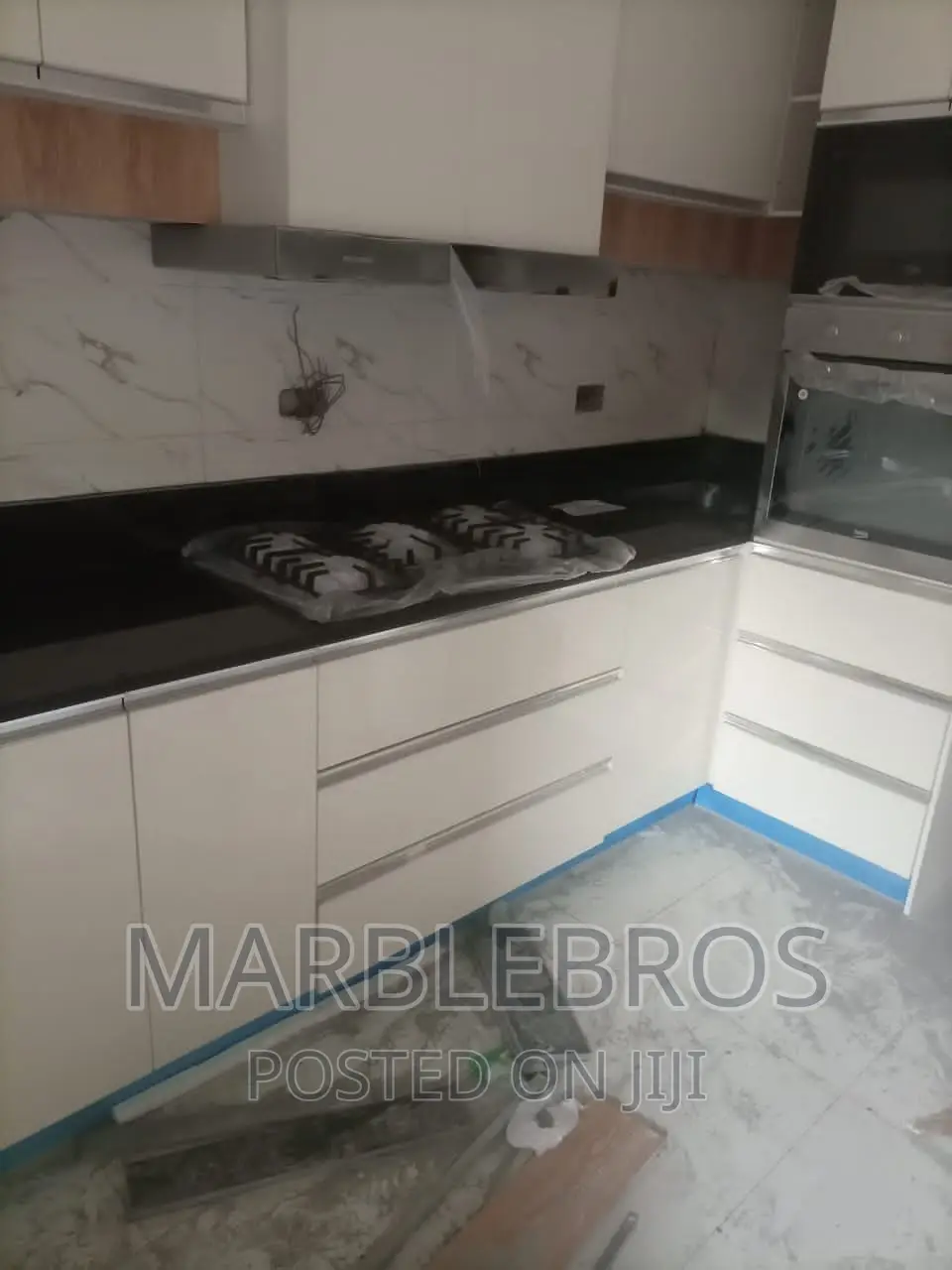 MB19, Marble Kitchen Countertop and Cabinets Installation