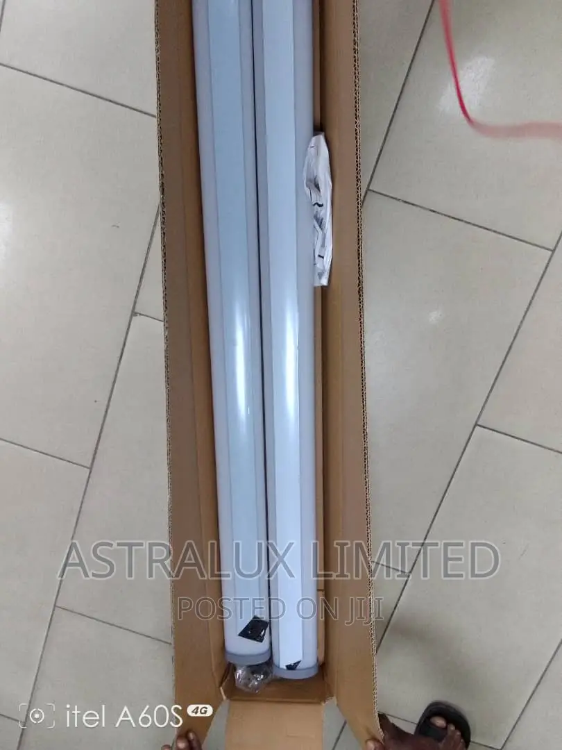 Led Weatherproof 4ft Double Fitting.Ip65 LIPITA