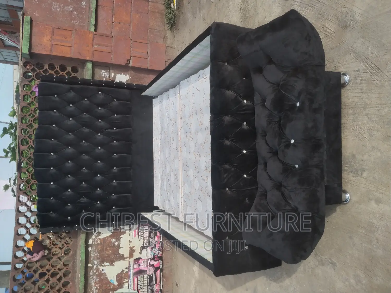 Quality 4.5by6 Upholstery Padded Bed Frame With One Footrest