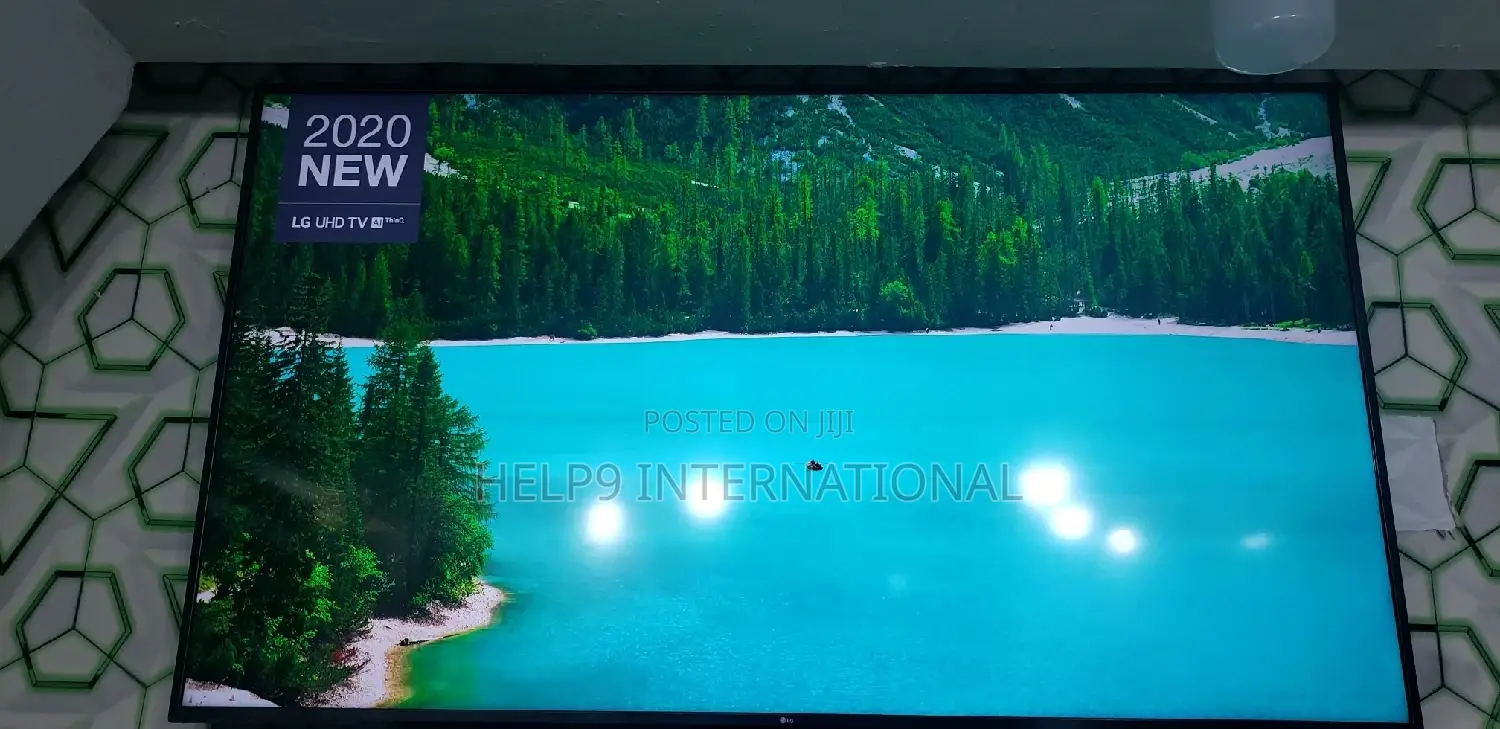 82" LG Uhd Smart Tv With Massive Screen (Un85006la). Ra
