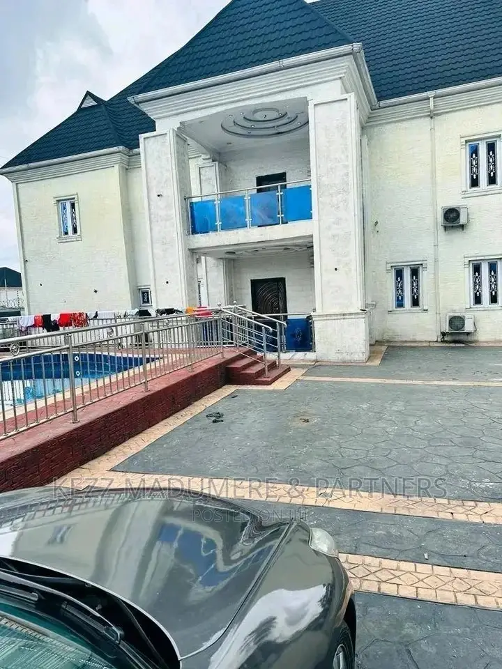 6bdrm Duplex in New Gra, Port for sale