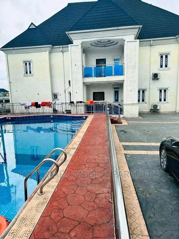 6bdrm Duplex in New Gra, Port for sale