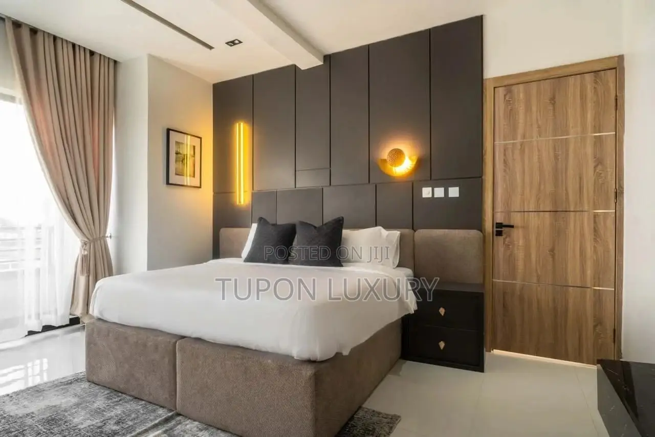 Luxury 3 Bedroom Shortlet Apartment in Vi