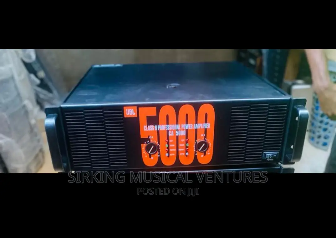 JBL 5000w Amplifier 8capacitors and 28transistors Heavy