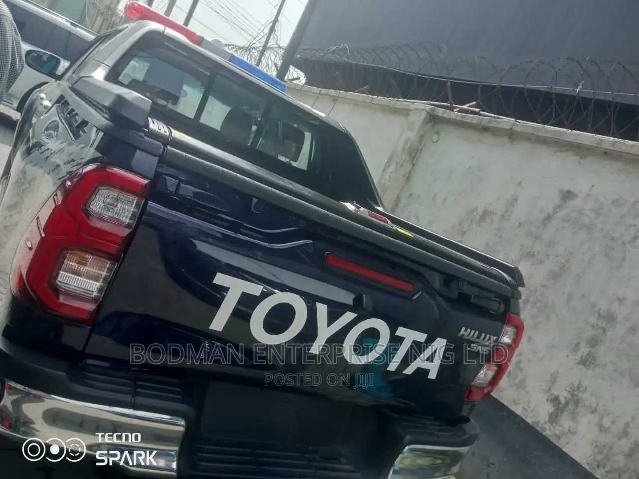 Rolling Boot Cover With Complete TRD Spoiler for Toyota :