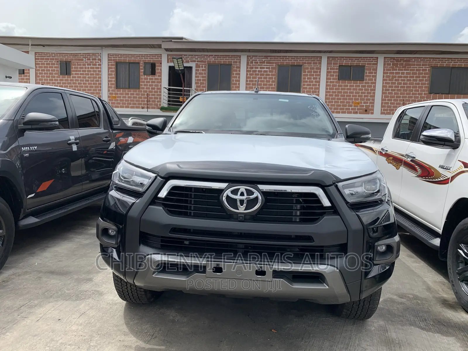 New Toyota Hilux 2023 Black
