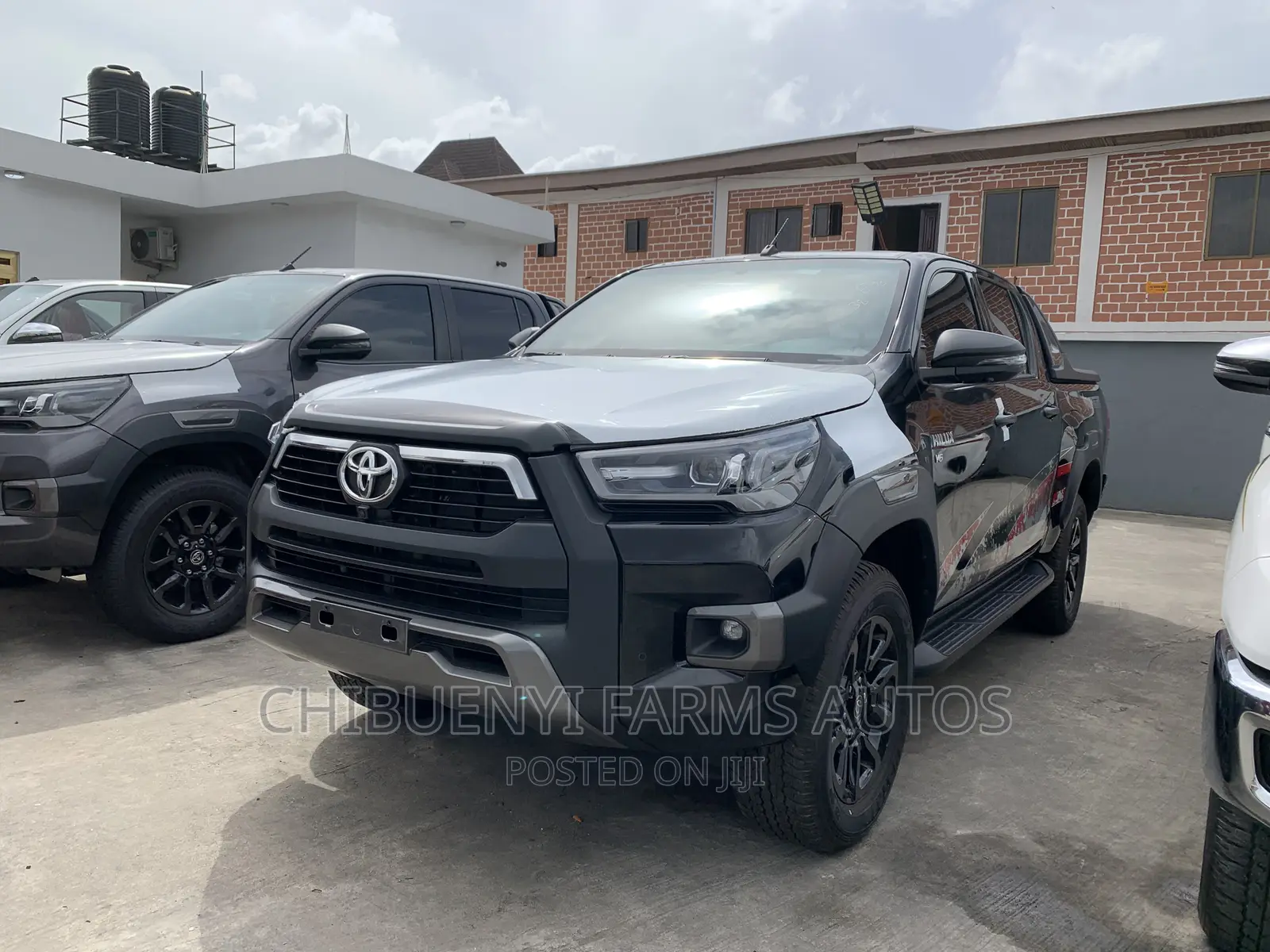 New Toyota Hilux 2023 Black