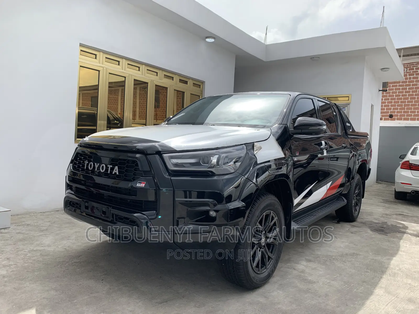 New Toyota Hilux 2023 Black