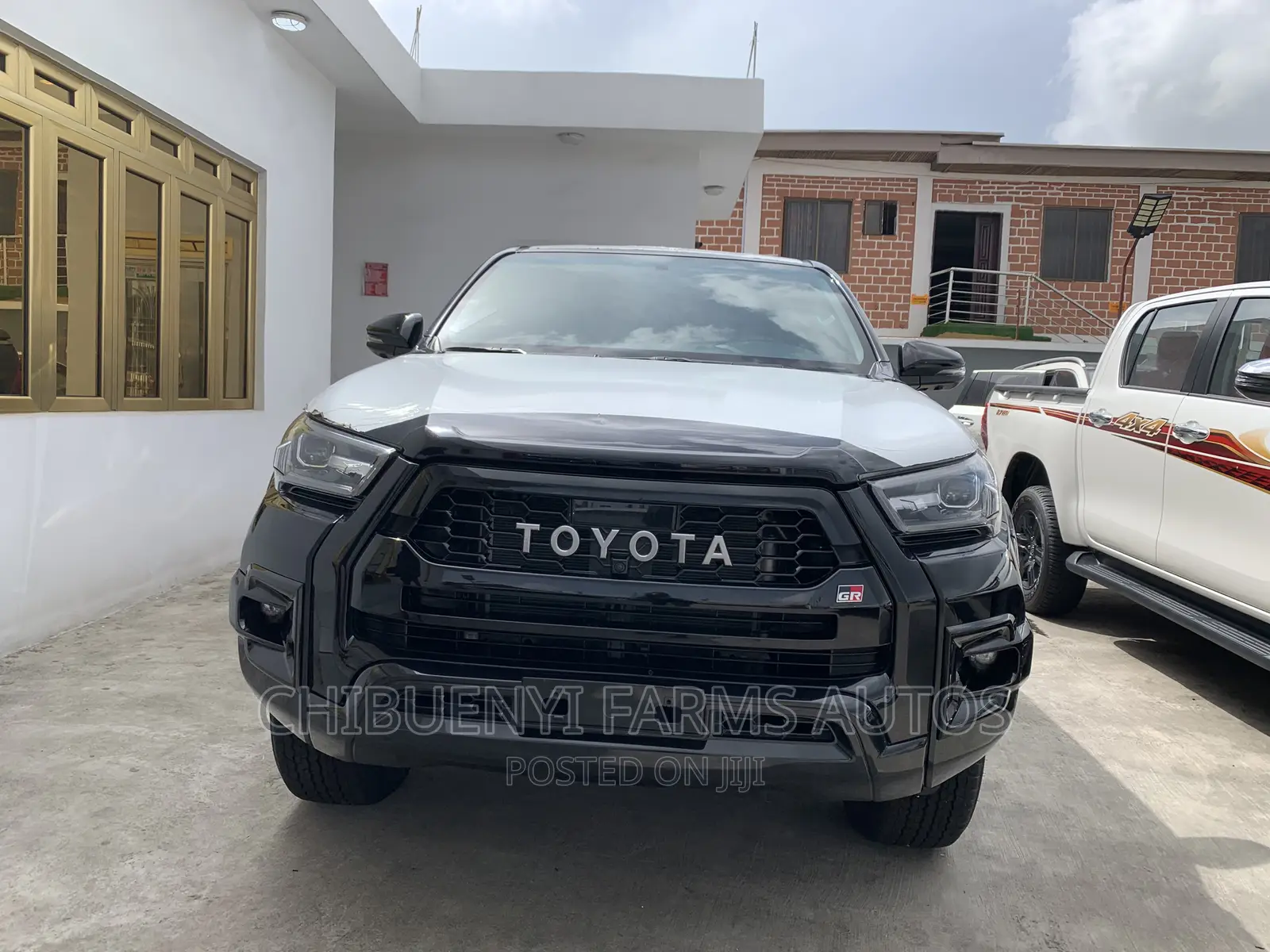New Toyota Hilux 2023 Black
