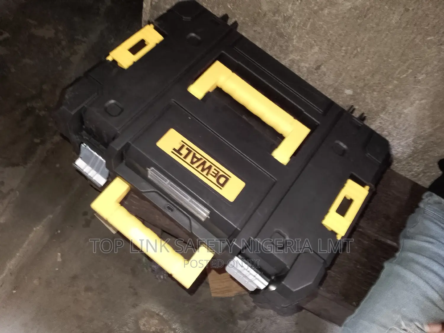 Pressure Washing Machine Gun.