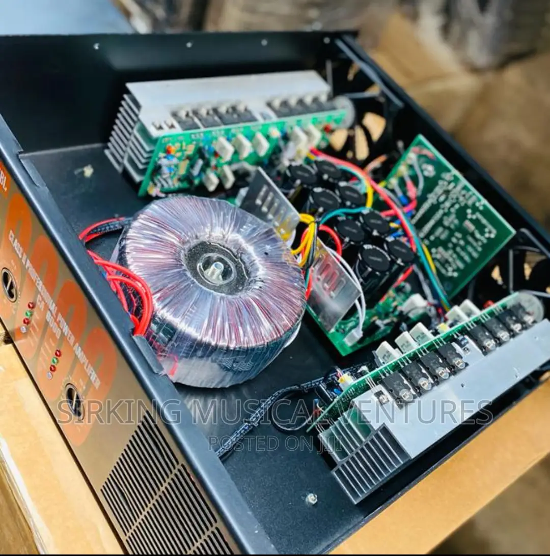 JBL 5000w Amplifier 8capacitors and 28transistors Heavy