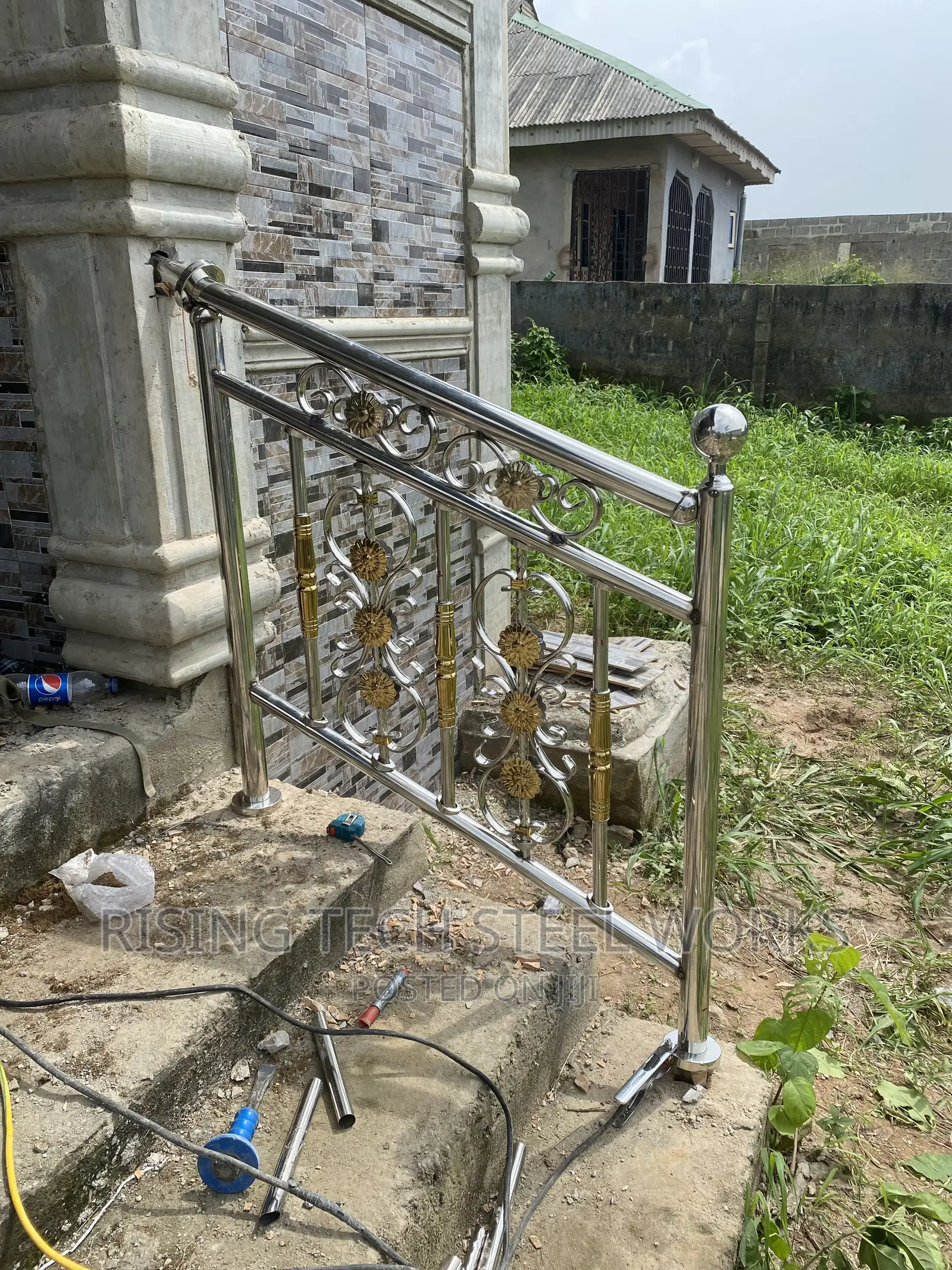 Stainless Steel Attractive Design.