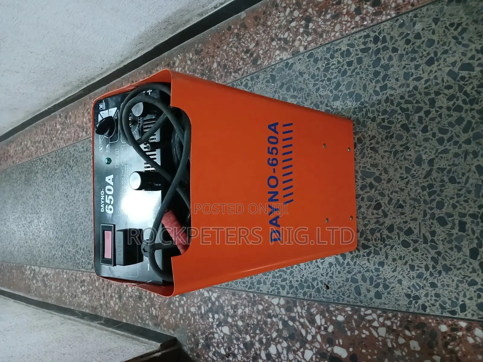 Dayno 650A 12/24v 70A Battery Charger