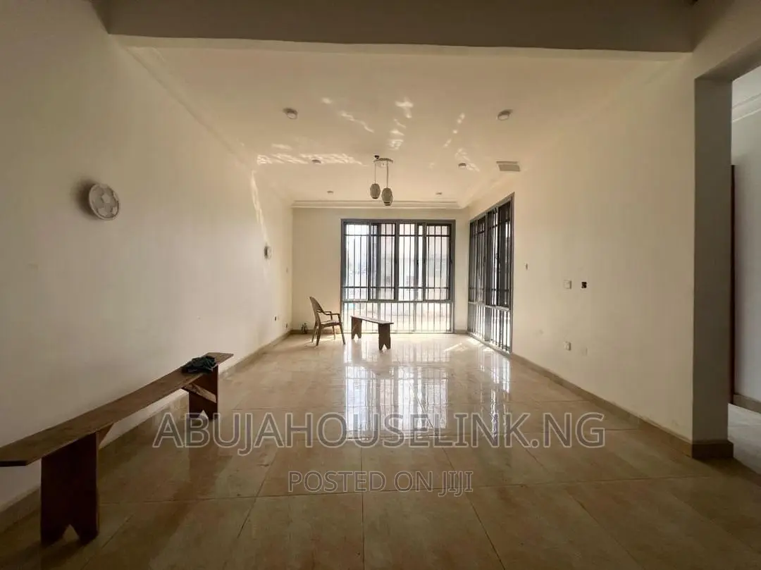 4bdrm Duplex in Guzape Abuja for sale