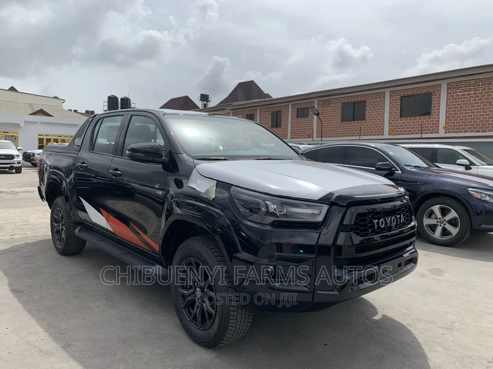 New Toyota Hilux 2023 Black