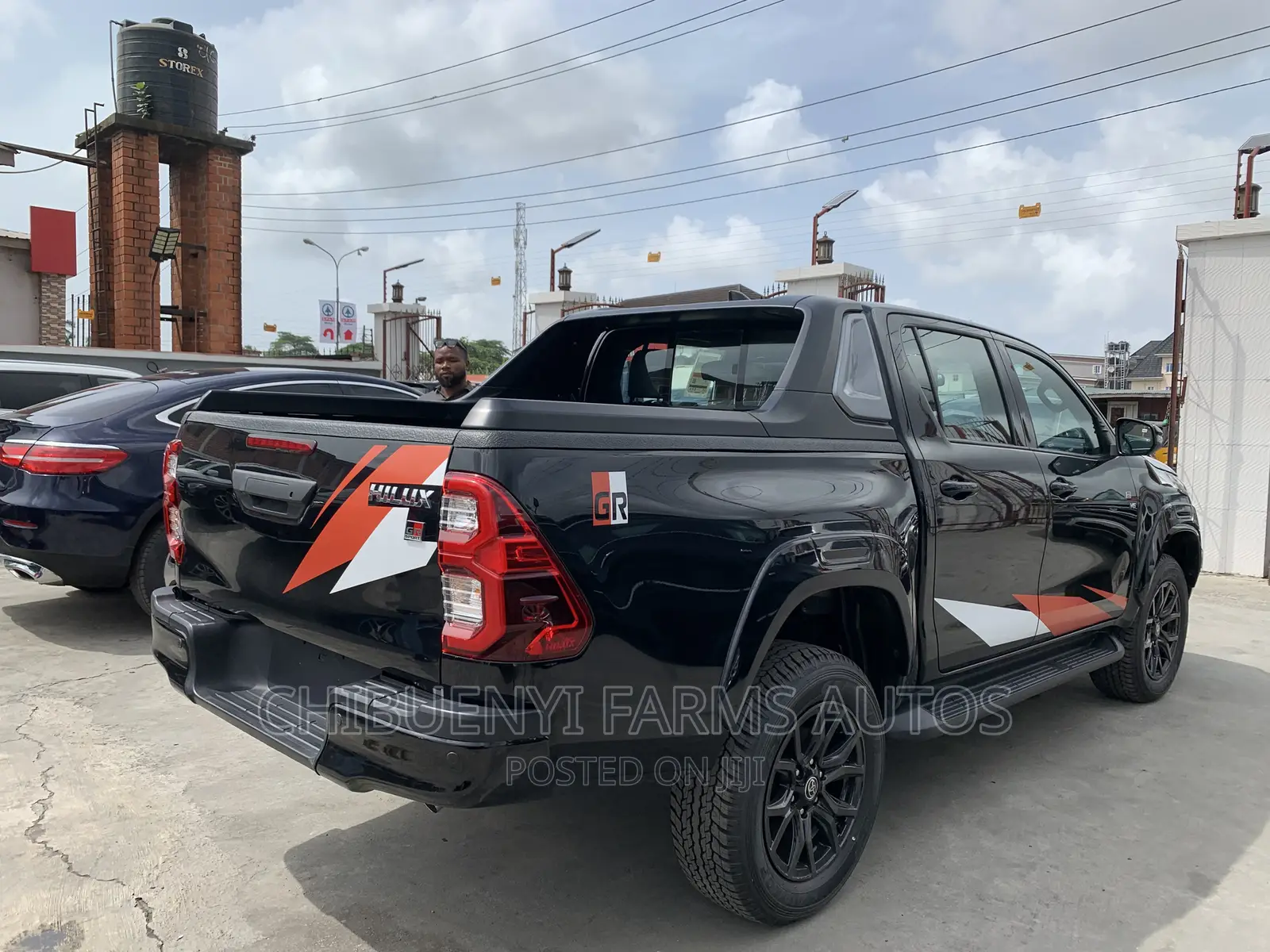 New Toyota Hilux 2023 Black
