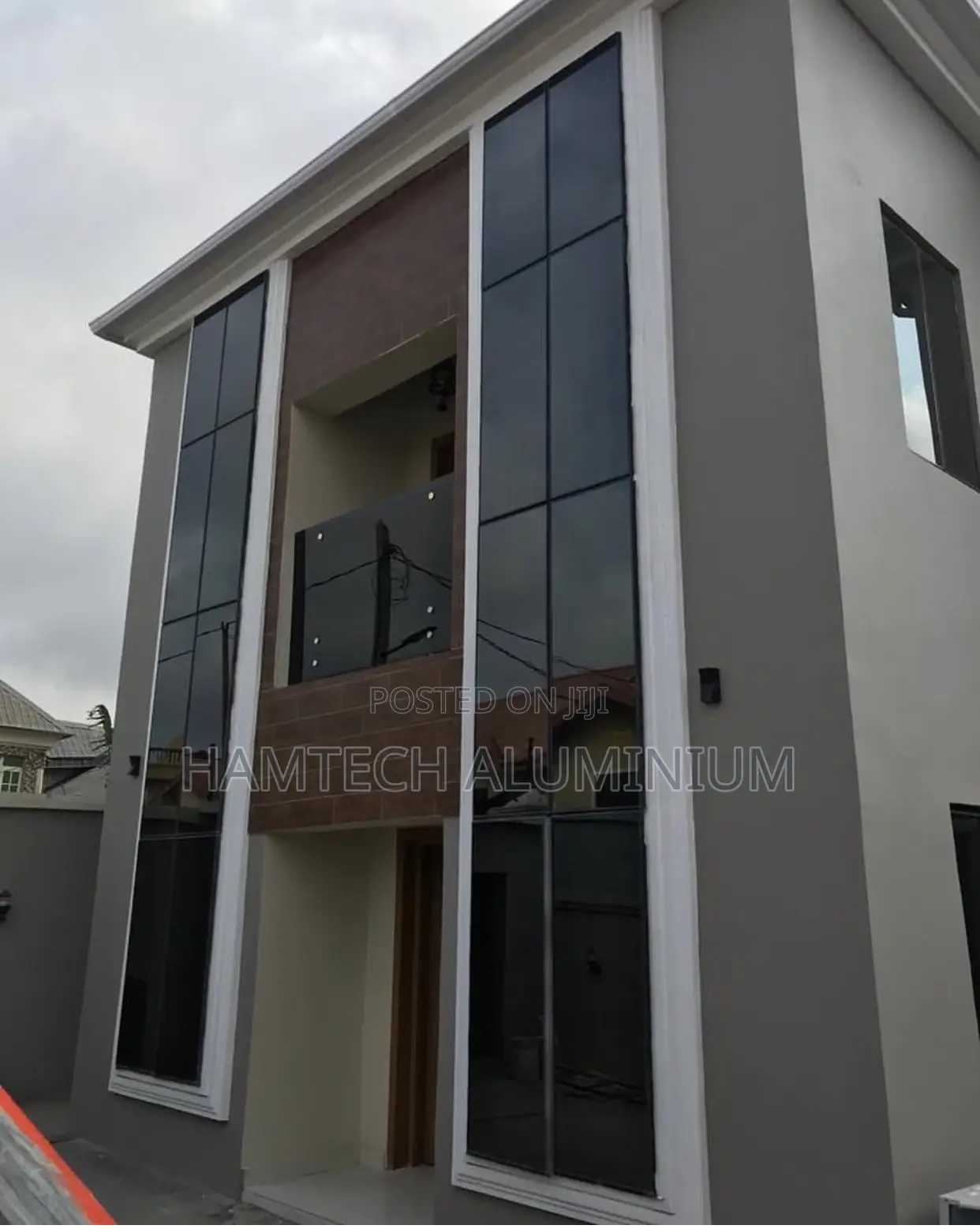 Transom Cutting Wall Window With Outside Balcony Handrail