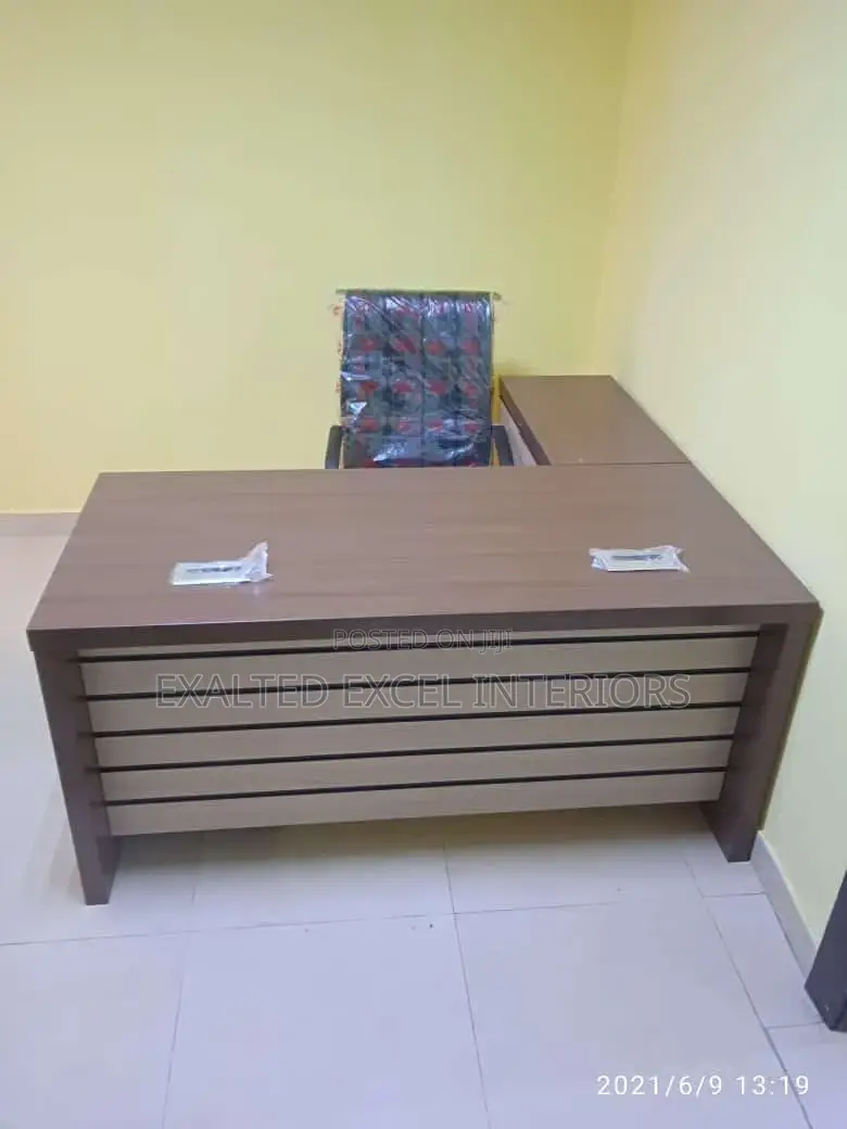 Top Quality Executive 1.6 Table