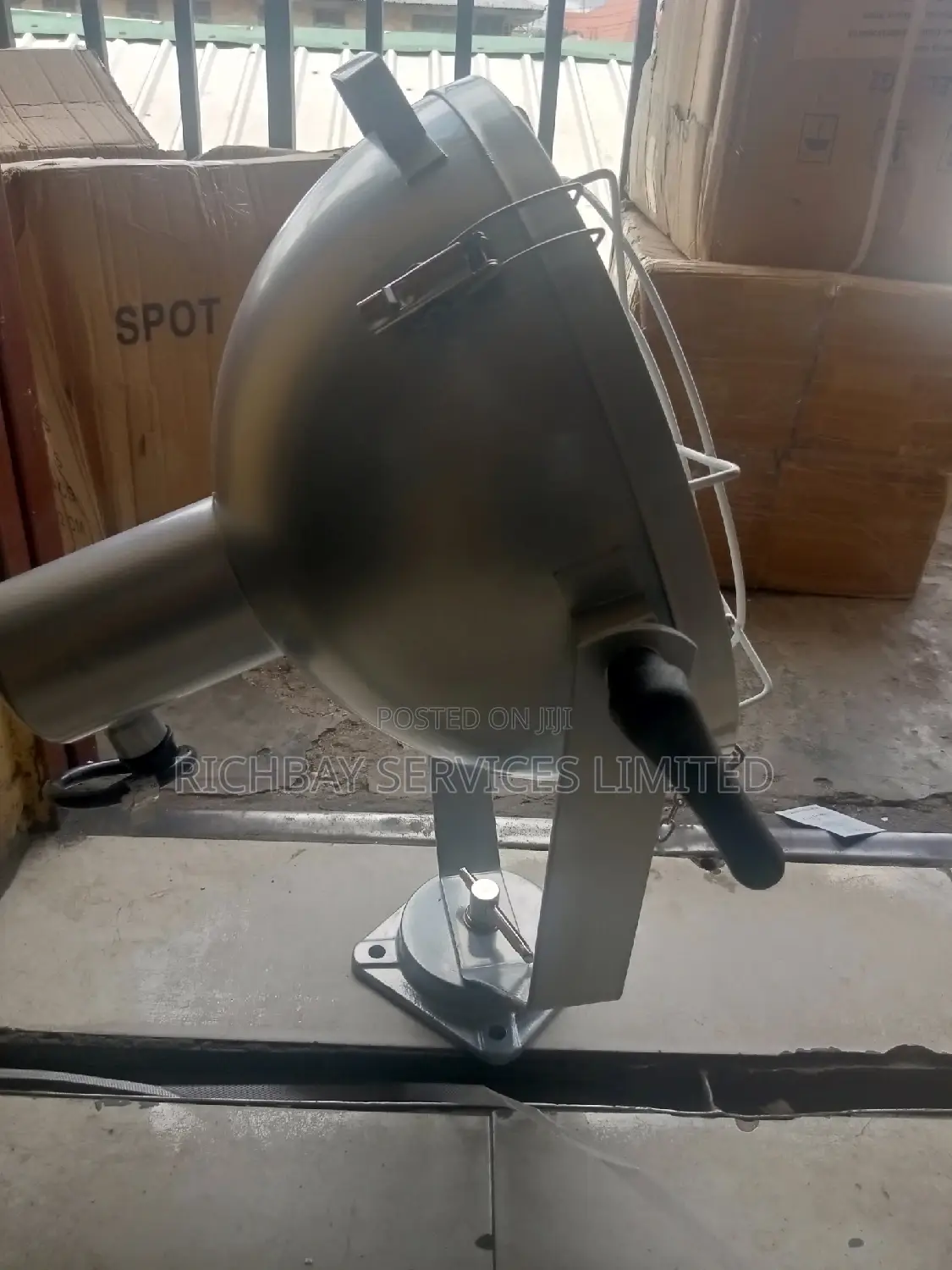 TG2-B Marine Spot Light