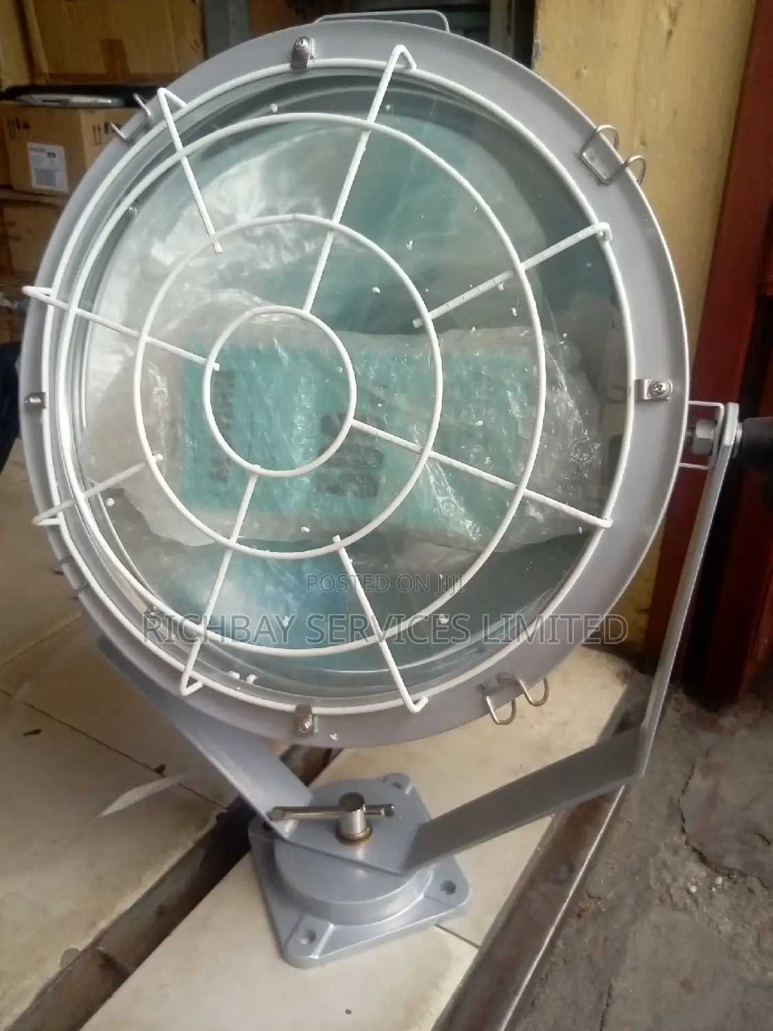 TG2-B Marine Spot Light