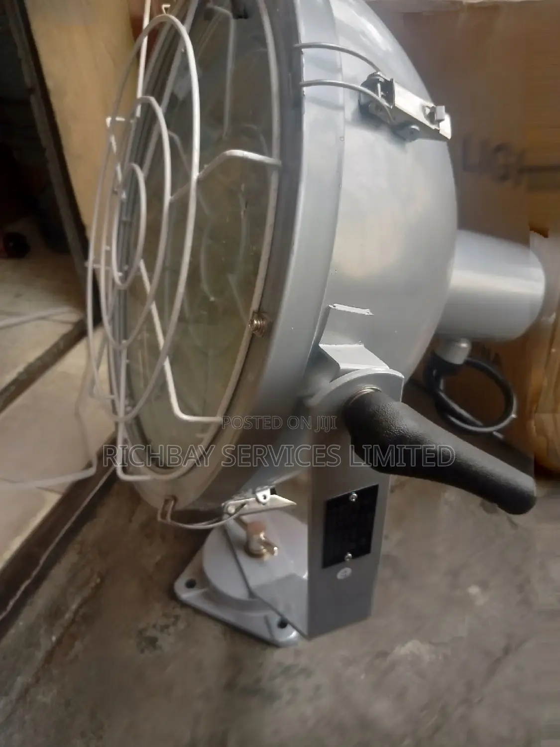 TG2-B Marine Spot Light