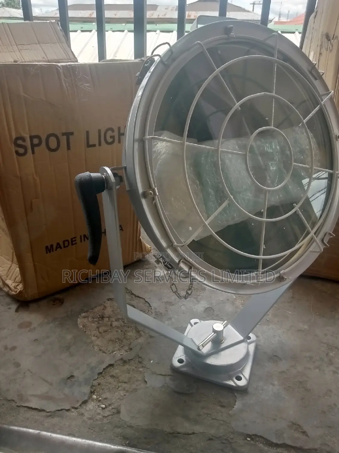 TG2-B Marine Spot Light