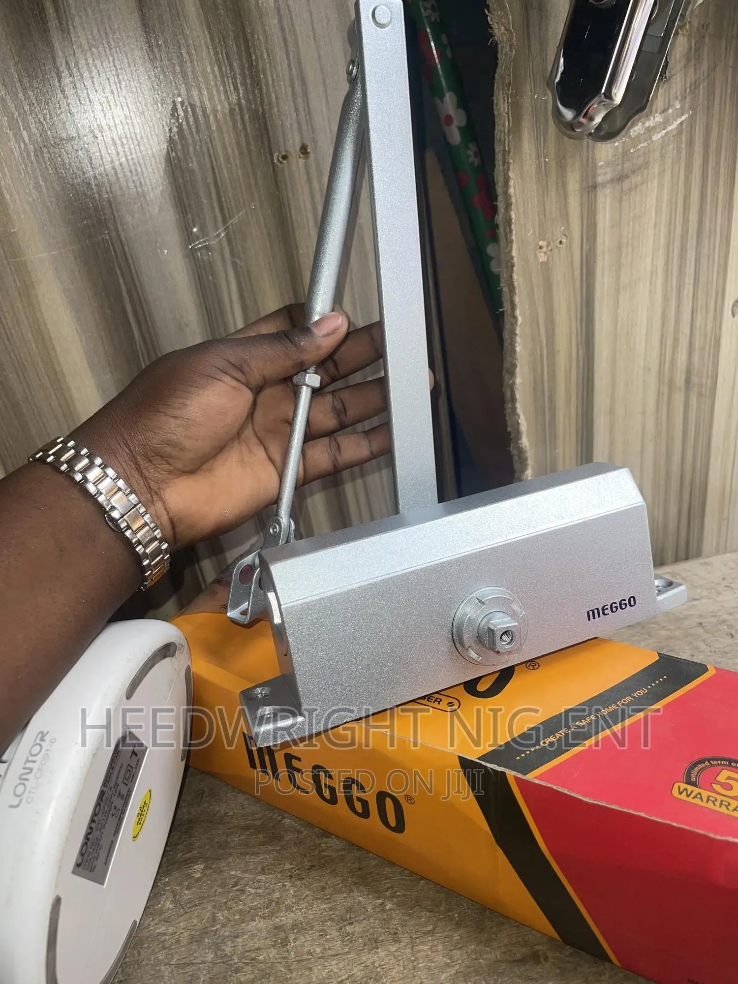 Meggo Medium Door Closer
