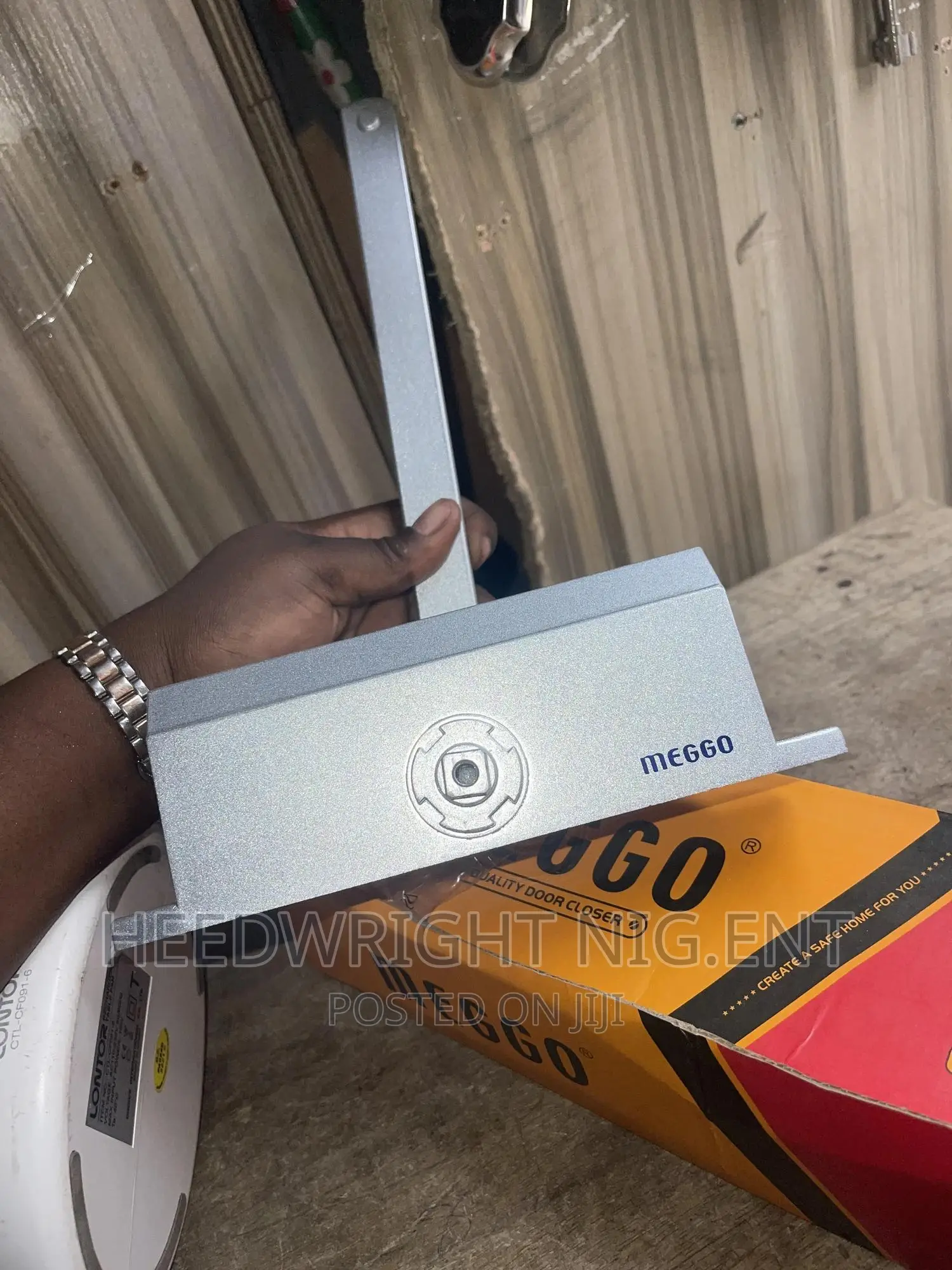 Meggo Medium Door Closer