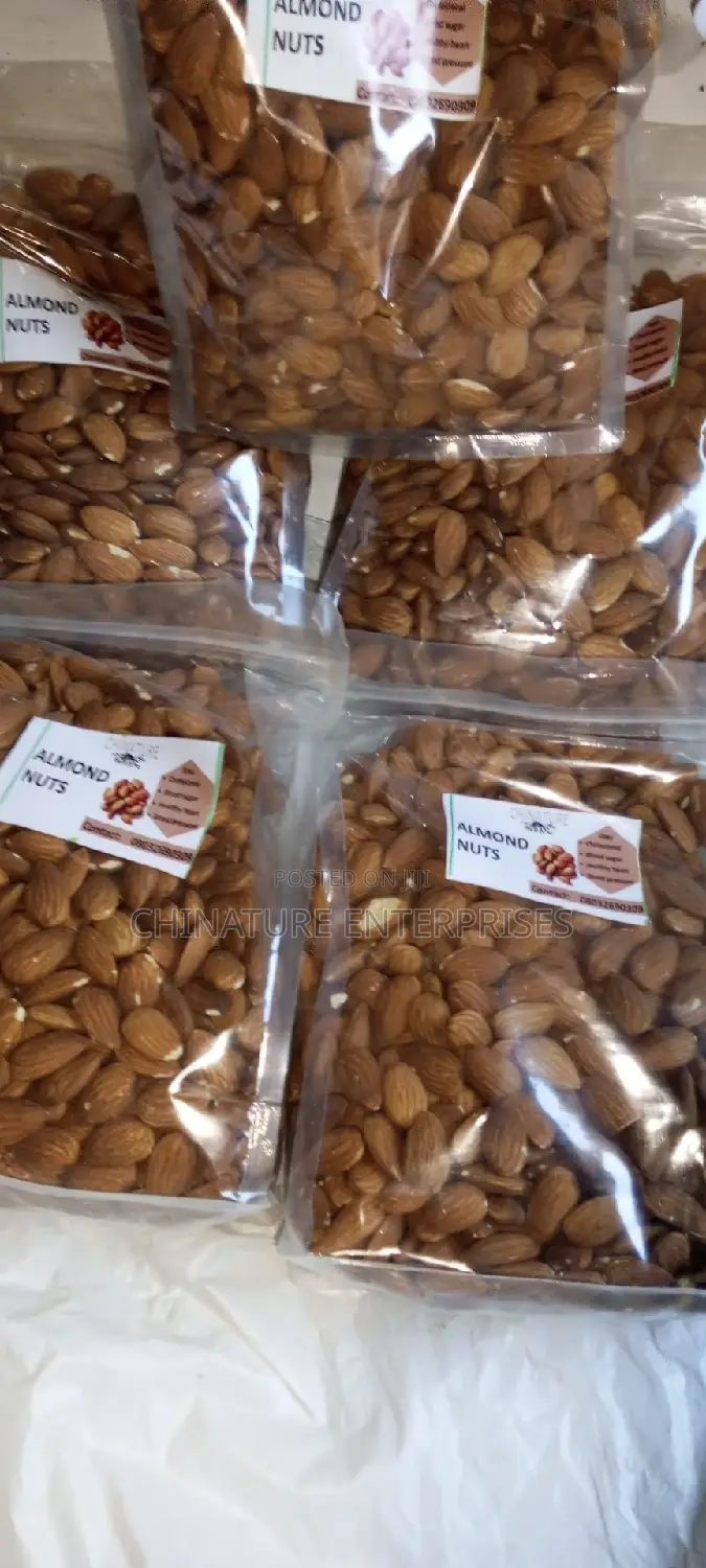 Almond Nut (1kg)