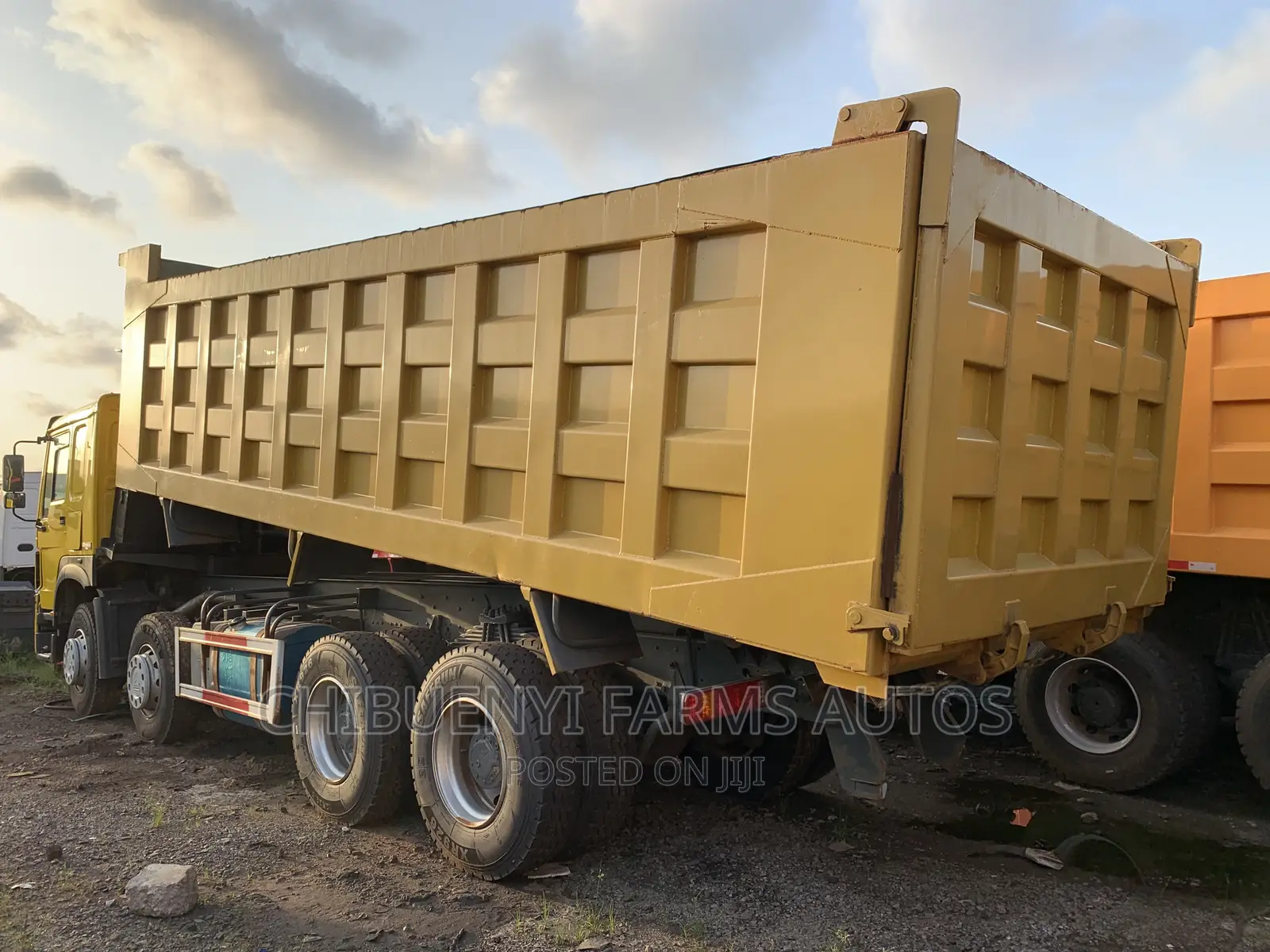 HOWO 371 Horse-Power (45/50 Tons - 12 Tyres)