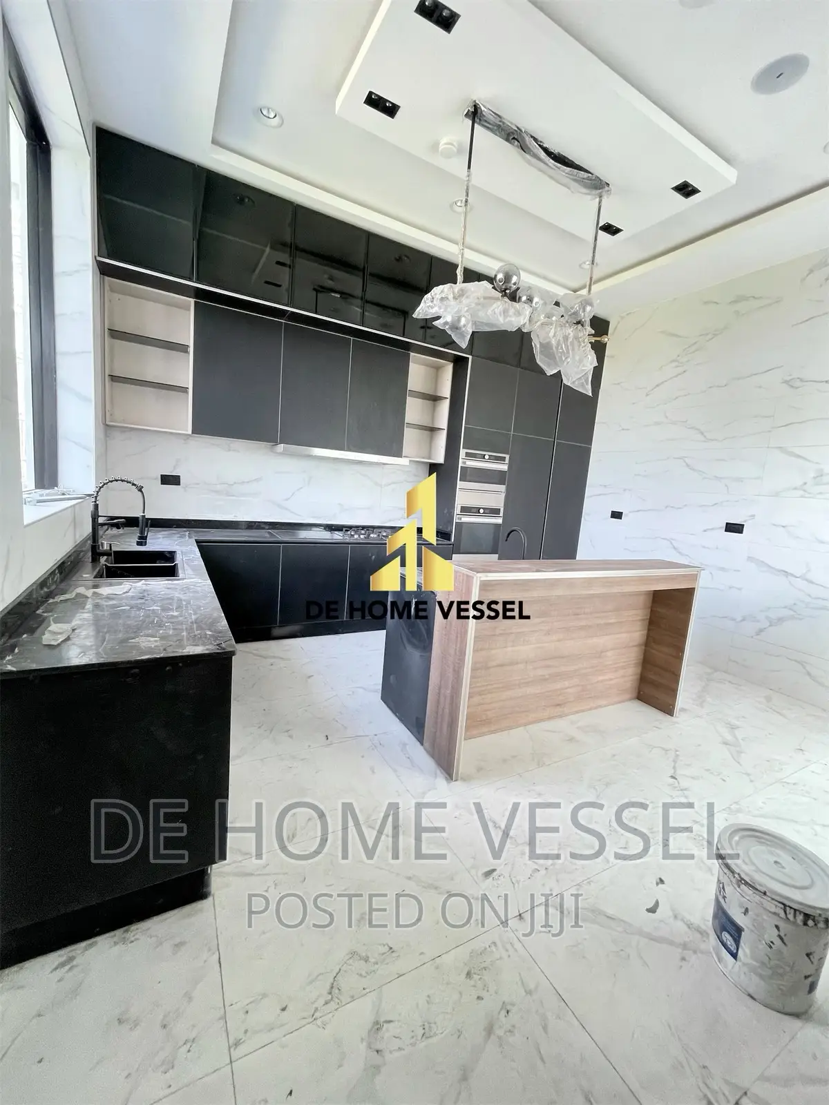 5bdrm Duplex in Osapa london for sale