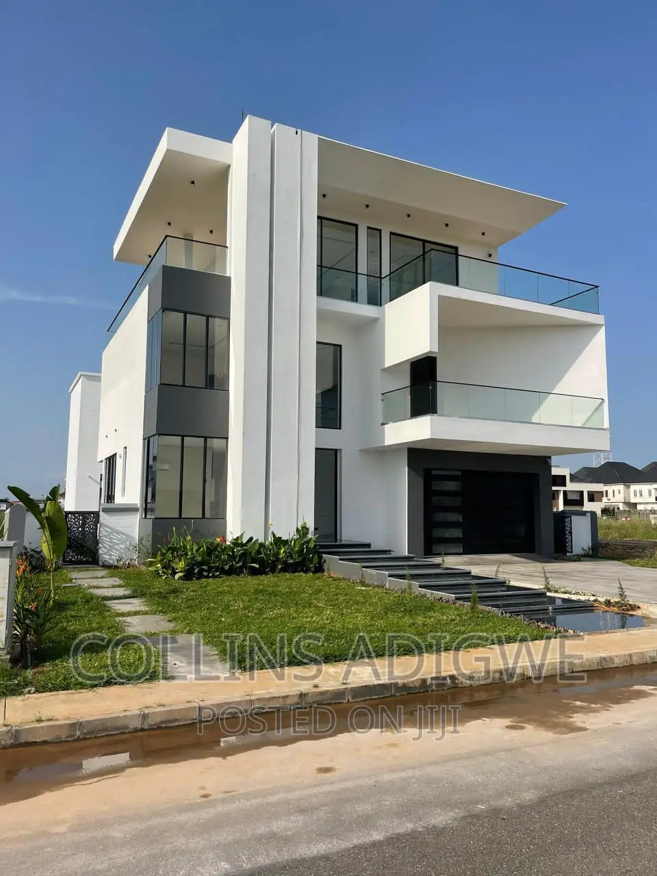 5bdrm Duplex in Vgc for sale