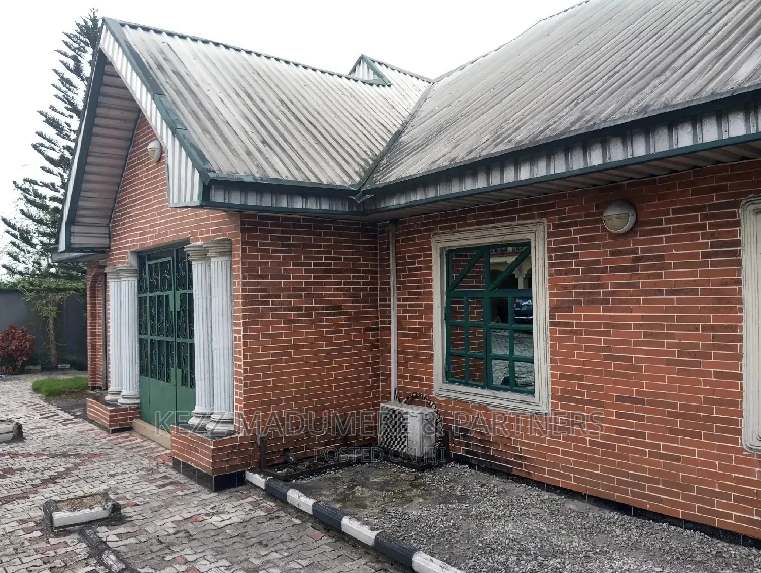 4bdrm Bungalow in Eliohani, Off, Port-Harcourt for sale