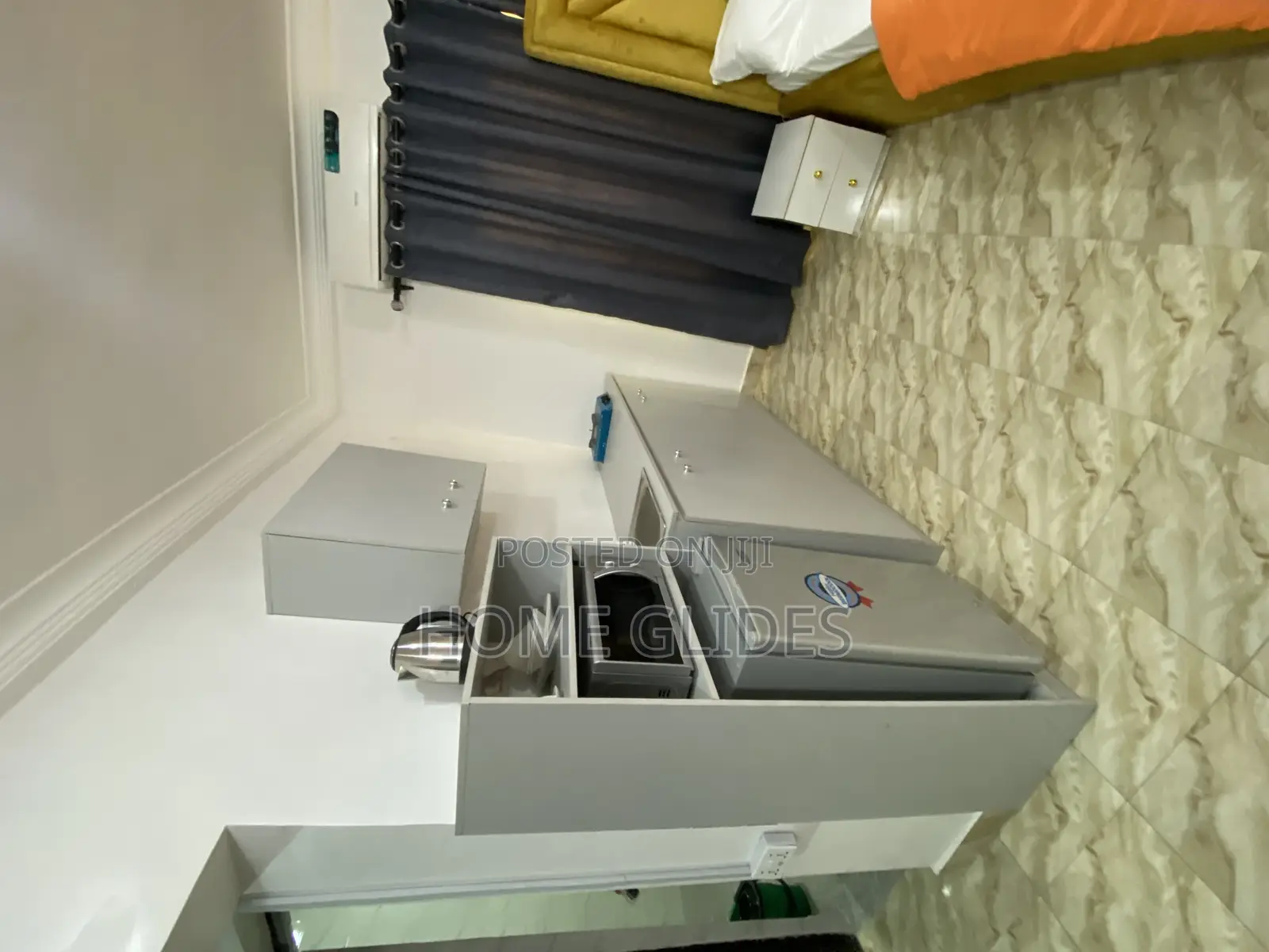 One Bedroom Apartment