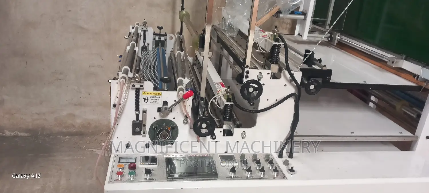 Double Deck Bag Making Nylon Cutting and Sealing Machine