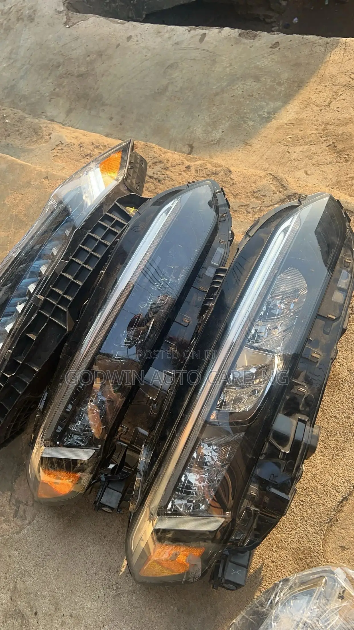 Headlight 2023 Honda Civic Available