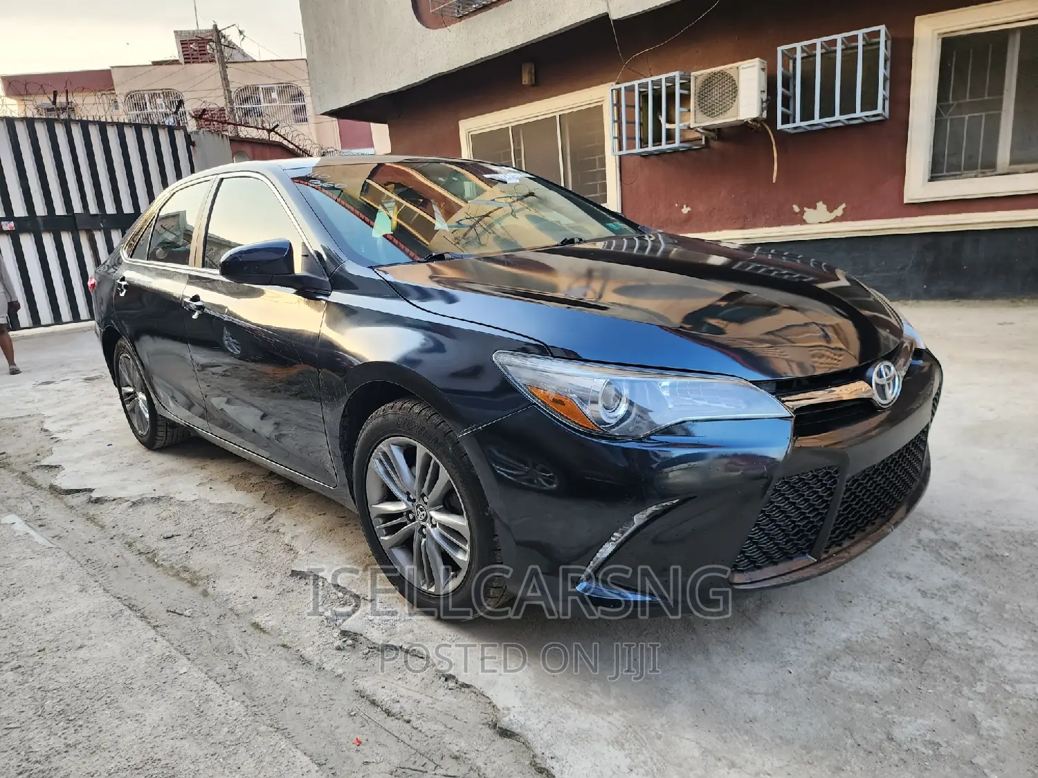 Toyota Camry SE 4dr Sedan (2.5L 4cyl 6A) 2015 Blue