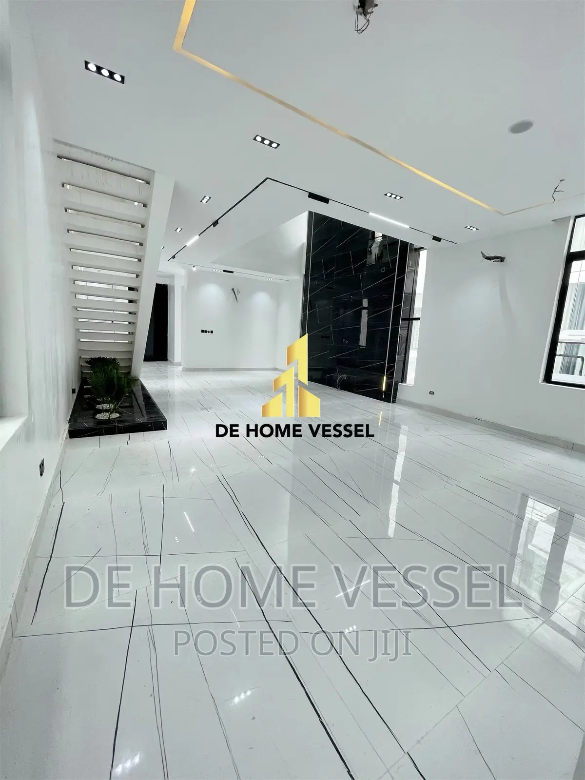 5bdrm Duplex in Osapa london for sale