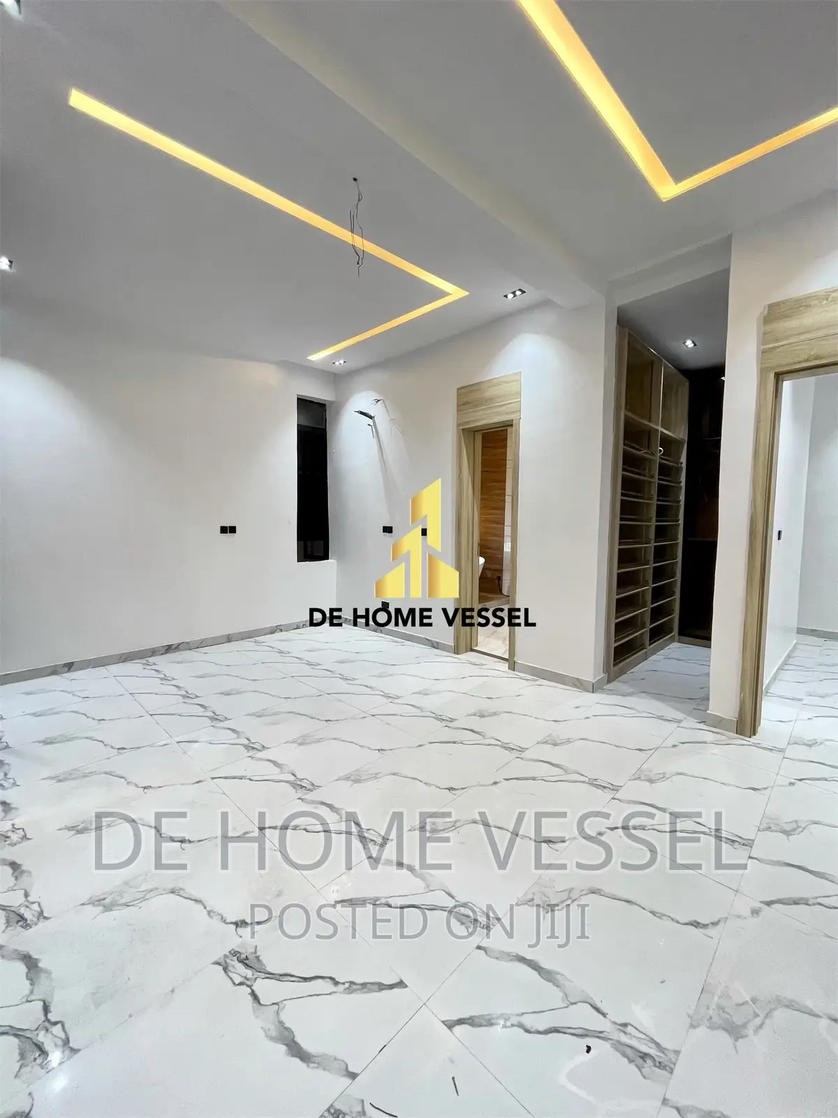 4bdrm Duplex in Chevron for sale
