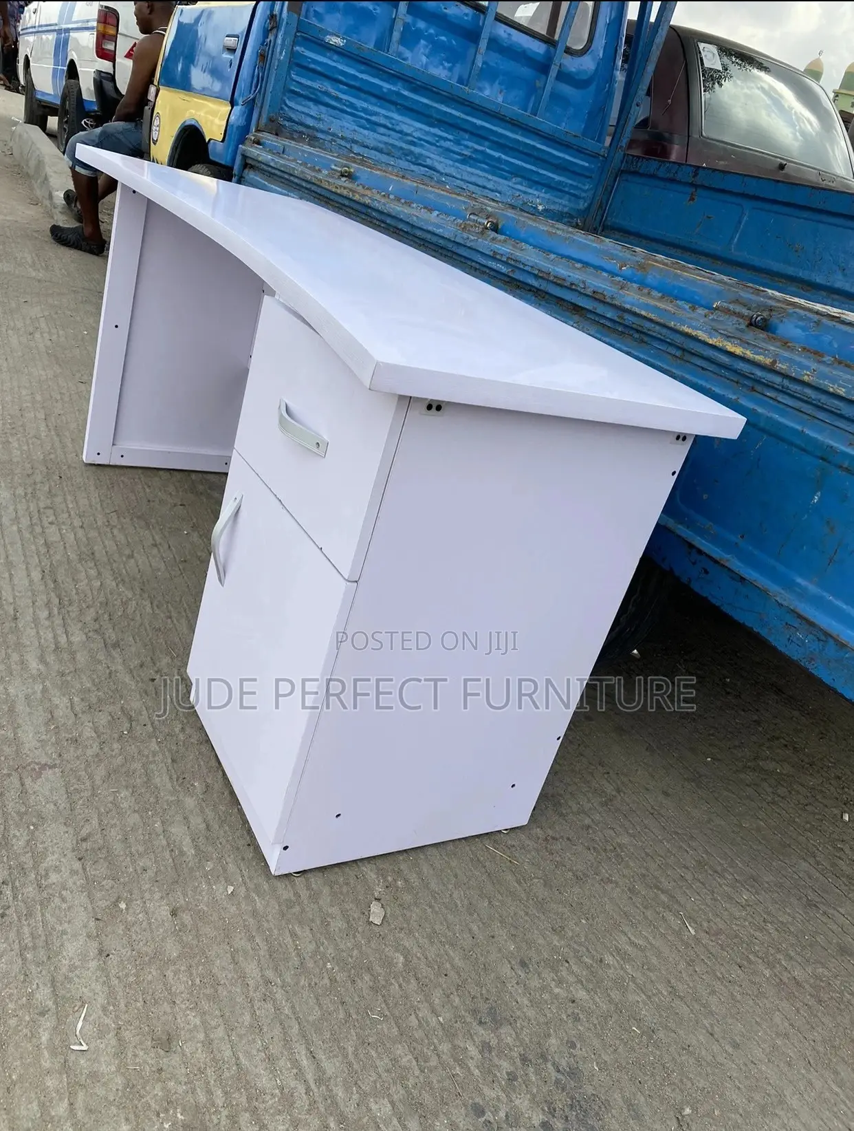 Quality Curved Office Table