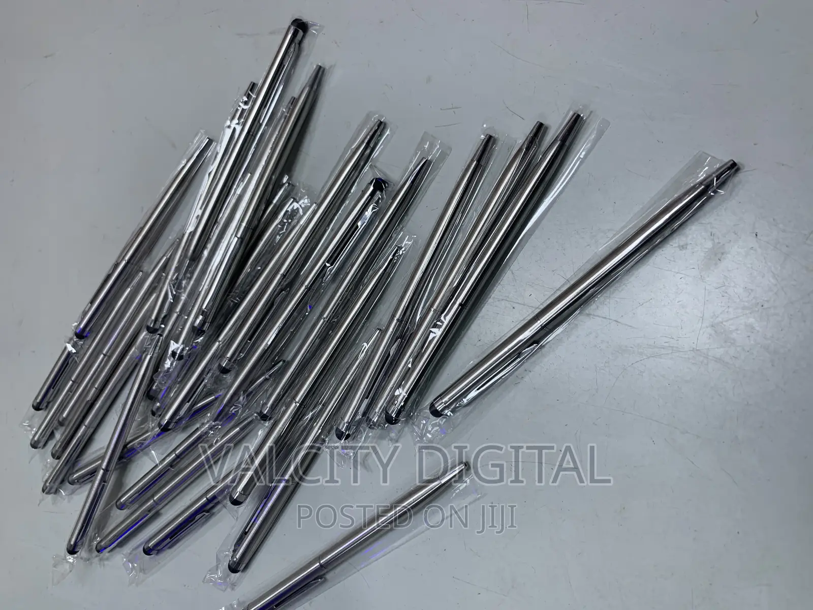 Universal Stylus Pen and Regular Pen Combine